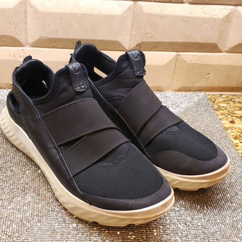 ECCO ST.1 Lite Slip On Sneaker - Size 38 (Fits 7-7.5)‎
